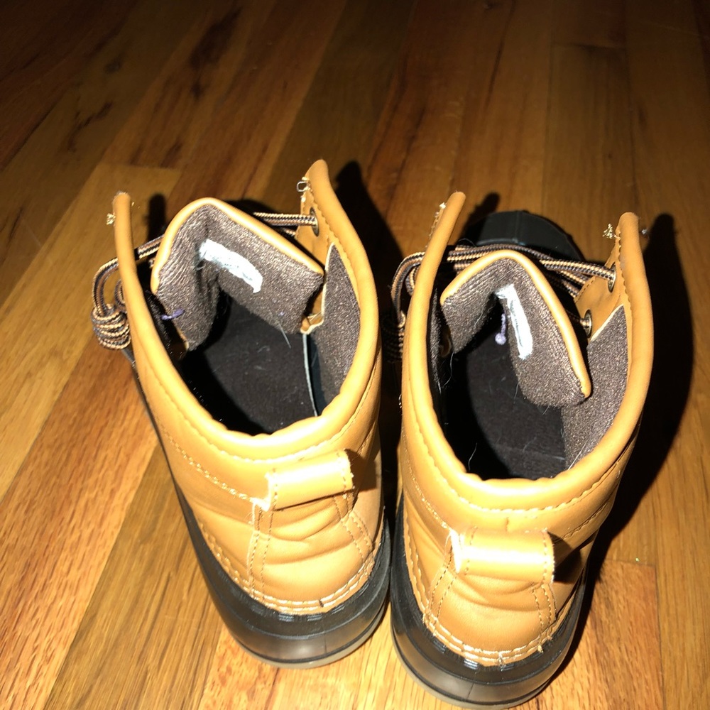 Shoes - Picture 2 of 3